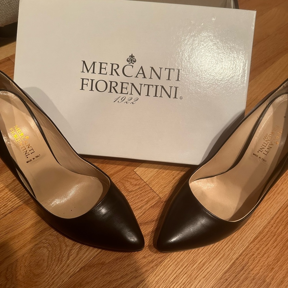 Mercanti Fiorentini black Italian leather heels. Size 9.5